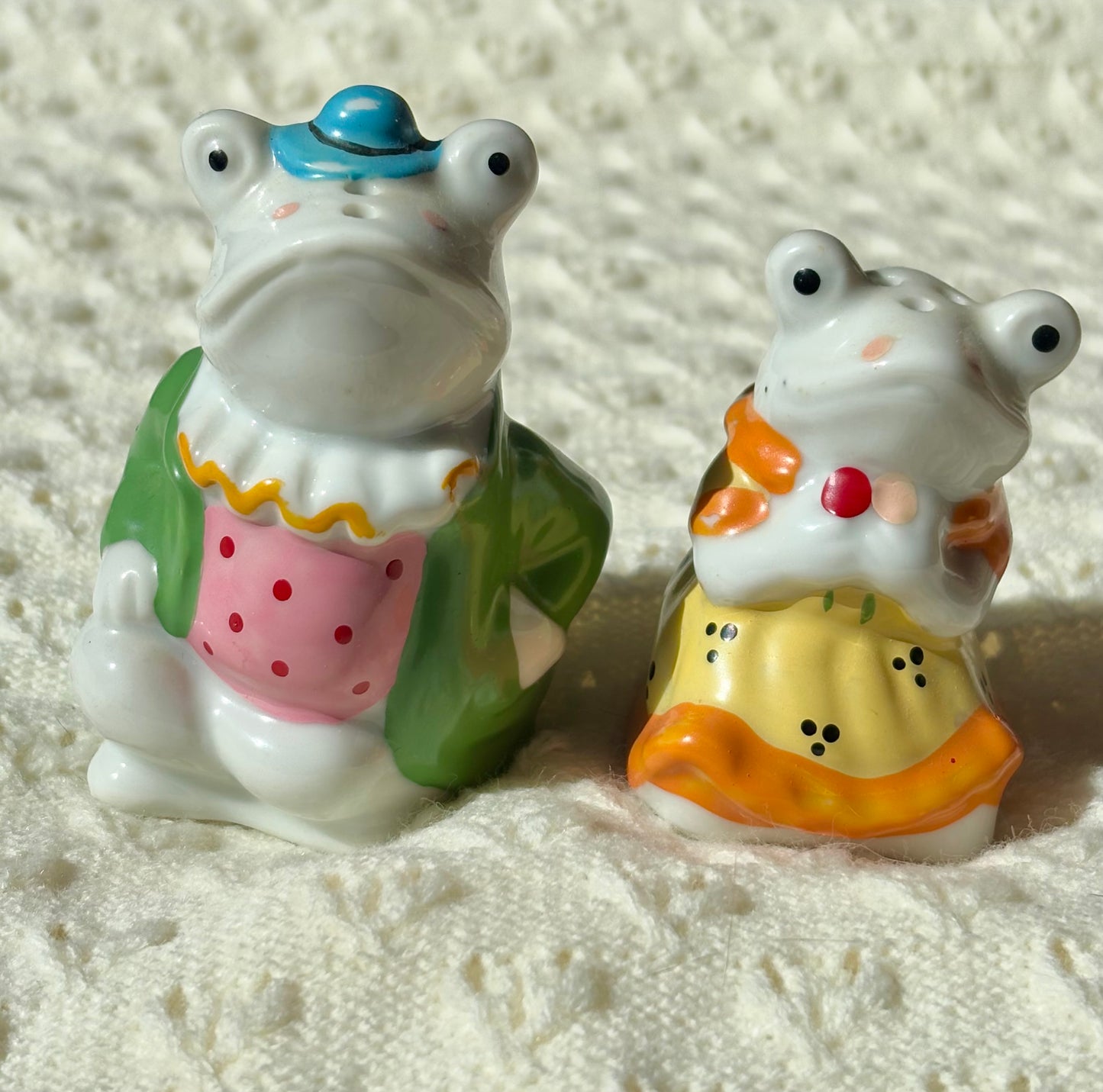 Mr & Mrs Frog Salt n Pepper Shakers