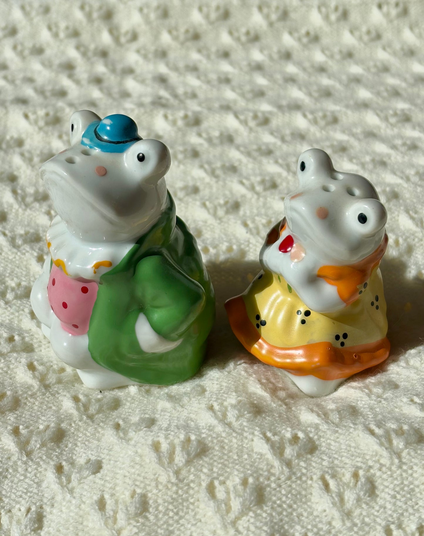Mr & Mrs Frog Salt n Pepper Shakers
