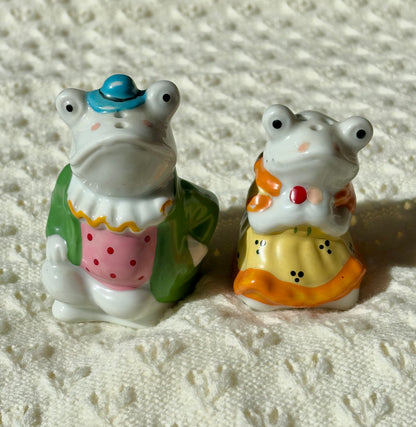 Mr & Mrs Frog Salt n Pepper Shakers